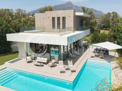 Villa en venta en La Cerquilla, Nueva Andalucia