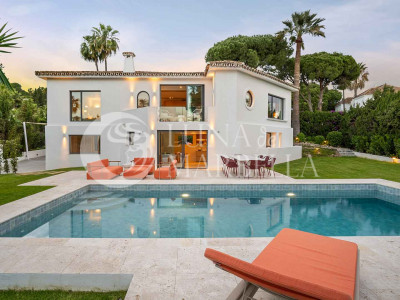 Villa en venta en Las Brisas, Nueva Andalucia