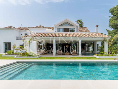 Villa en venta en Estepona