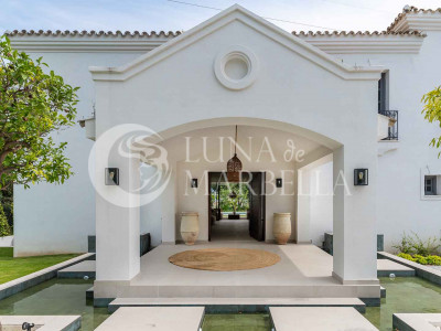 Villa en venta en Estepona
