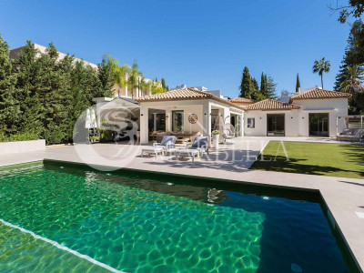 Villa en venta en Nueva Andalucia