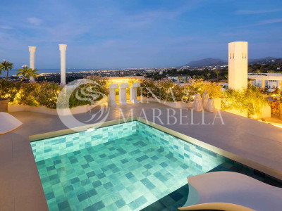Penthouse for sale in Jardines Colgantes, Marbella Golden Mile