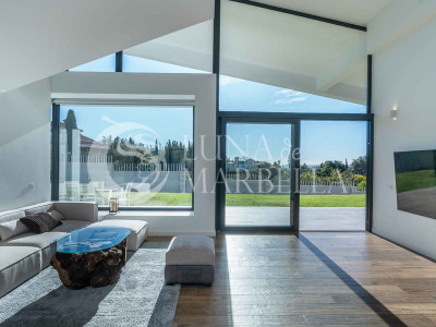 Villa for sale in Estepona