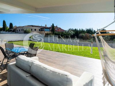 Villa for sale in Estepona