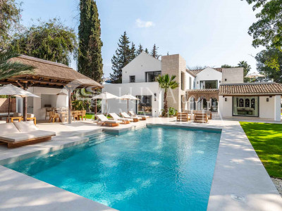 Villa for sale in Nueva Andalucia