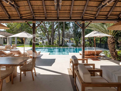 Villa for sale in Nueva Andalucia