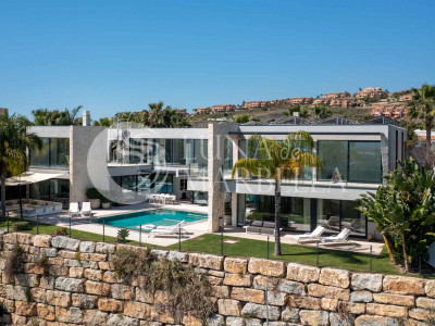 Villa for sale in Benahavis