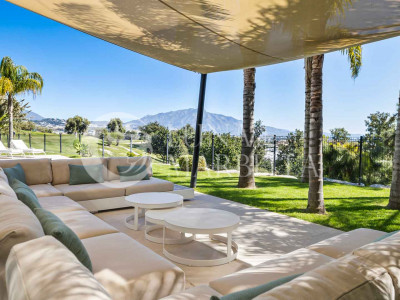 Villa for sale in Benahavis