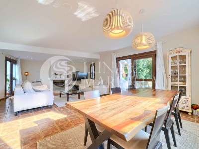 Adosado en venta en Montevideo Hills, Benahavis