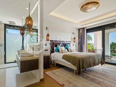 Villa in Nueva Andalucia