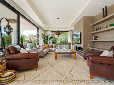 Villa for sale in Nueva Andalucia