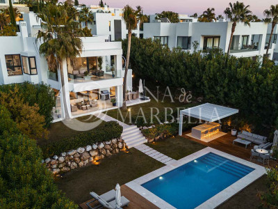 Villa en venta en Los Olivos, Nueva Andalucia