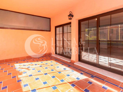 Apartment for sale in Estepona