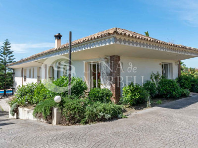 Villa for sale in Benahavis