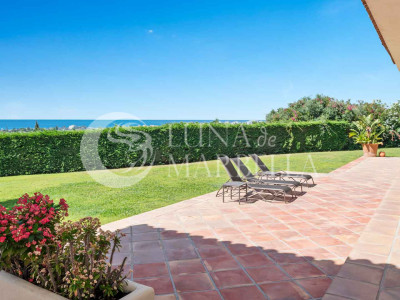 Villa for sale in Benahavis