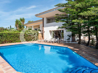 Villa for sale in Benahavis