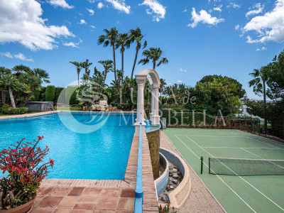 Villa en venta en Nueva Andalucia