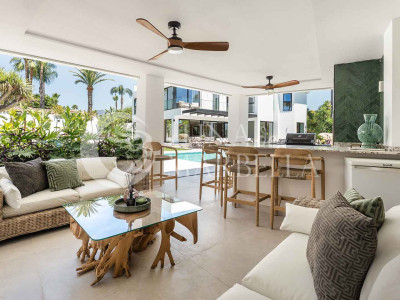 Villa en venta en Estepona