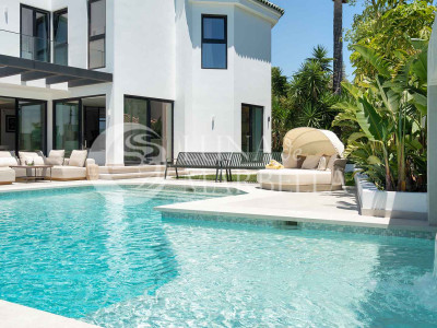 Villa en venta en Estepona
