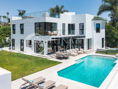 Villa en venta en Estepona East, Estepona