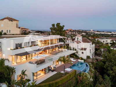 Villa for sale in Benahavis