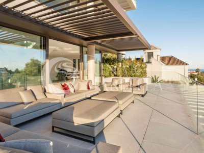 Villa for sale in Benahavis