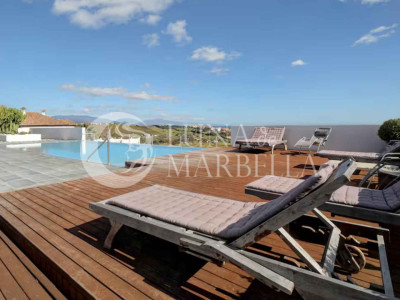 Villa for sale in Manilva