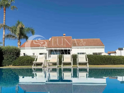 Villa for sale in Manilva