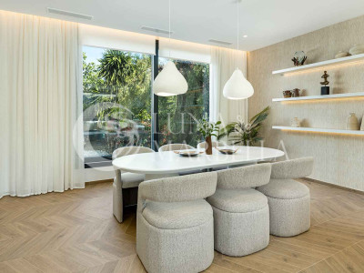 Villa for sale in Nueva Andalucia
