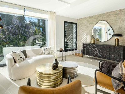 Villa for sale in Nueva Andalucia