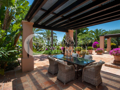 Villa for sale in Marbella Golden Mile