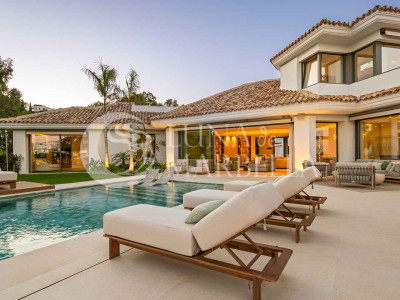 Villa for sale in Benahavis