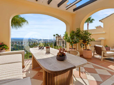 Penthouse for sale in Benahavis