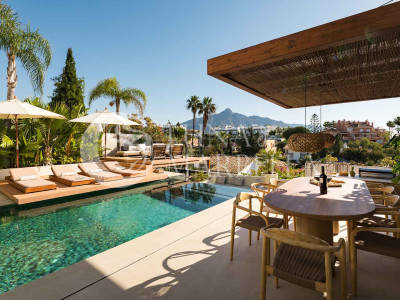 Villa for sale in Nueva Andalucia