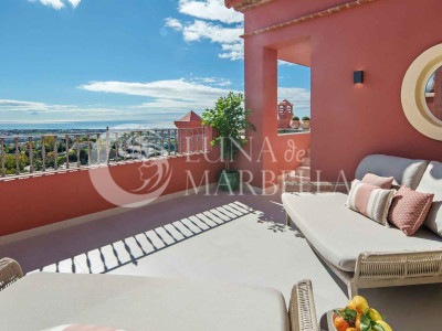 Ático en venta en Benahavis