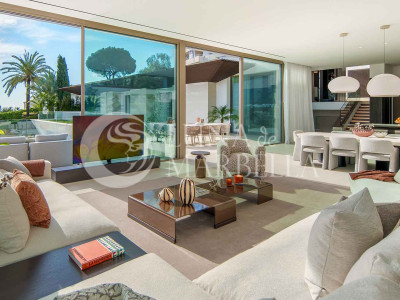 Villa for sale in Nueva Andalucia