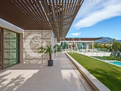 Villa for sale in Nueva Andalucia