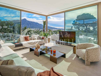 Villa for sale in Nueva Andalucia