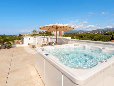 Villa for sale in Marbella East