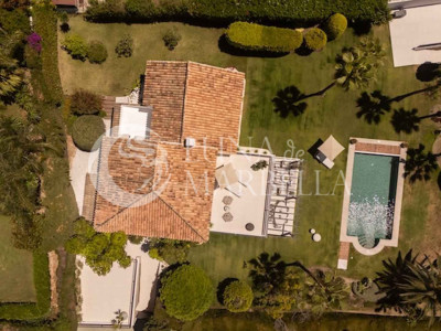 Villa for sale in Benahavis