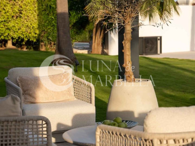 Villa for sale in Benahavis