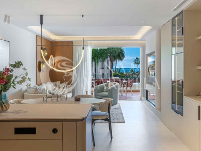 Apartamento en venta en Bahía del Velerín, Estepona