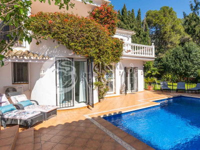 Villa for sale in Marbella Hill Club, Marbella Golden Mile