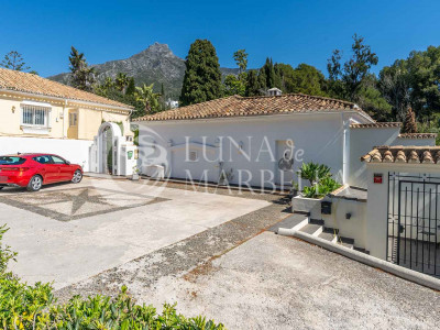 Villa for sale in Marbella Golden Mile