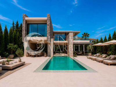 Villa en venta en Cortijo Blanco, San Pedro de Alcantara