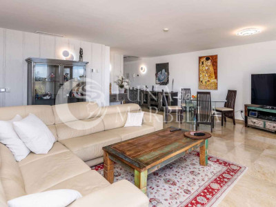 Apartment for sale in Benahavis