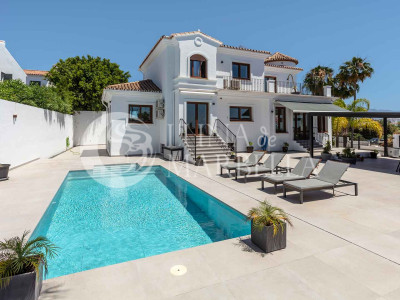 Villa en venta en Estepona