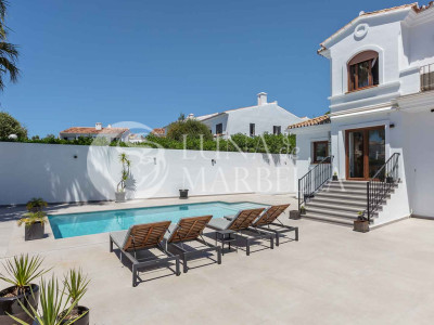 Villa en venta en Estepona