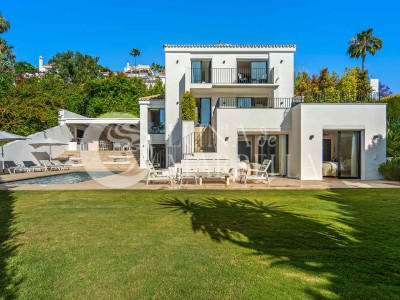 Villa en venta en Nueva Andalucia