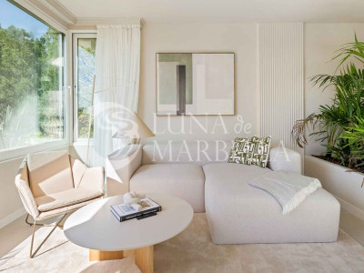 Apartamento en venta en Benahavis